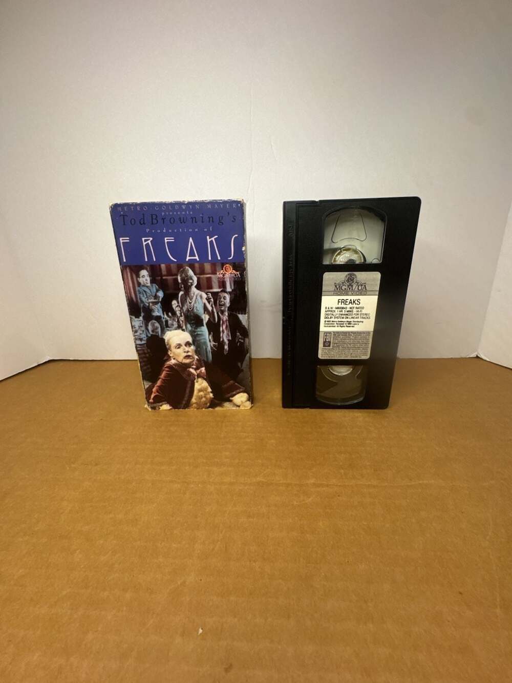Tod Browning's Freaks MGM/UA Home Video VHS